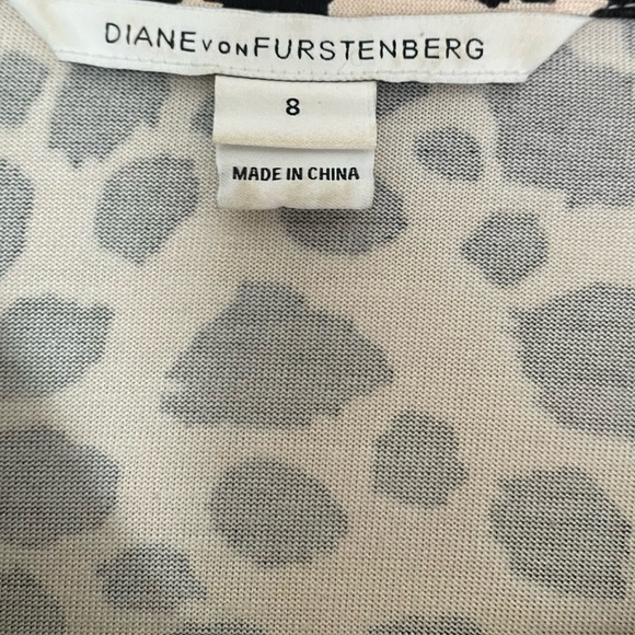 DIANE VON FURSTENBERG New Jeanne Two Wrap Silk Dress - Picture 3 of 7